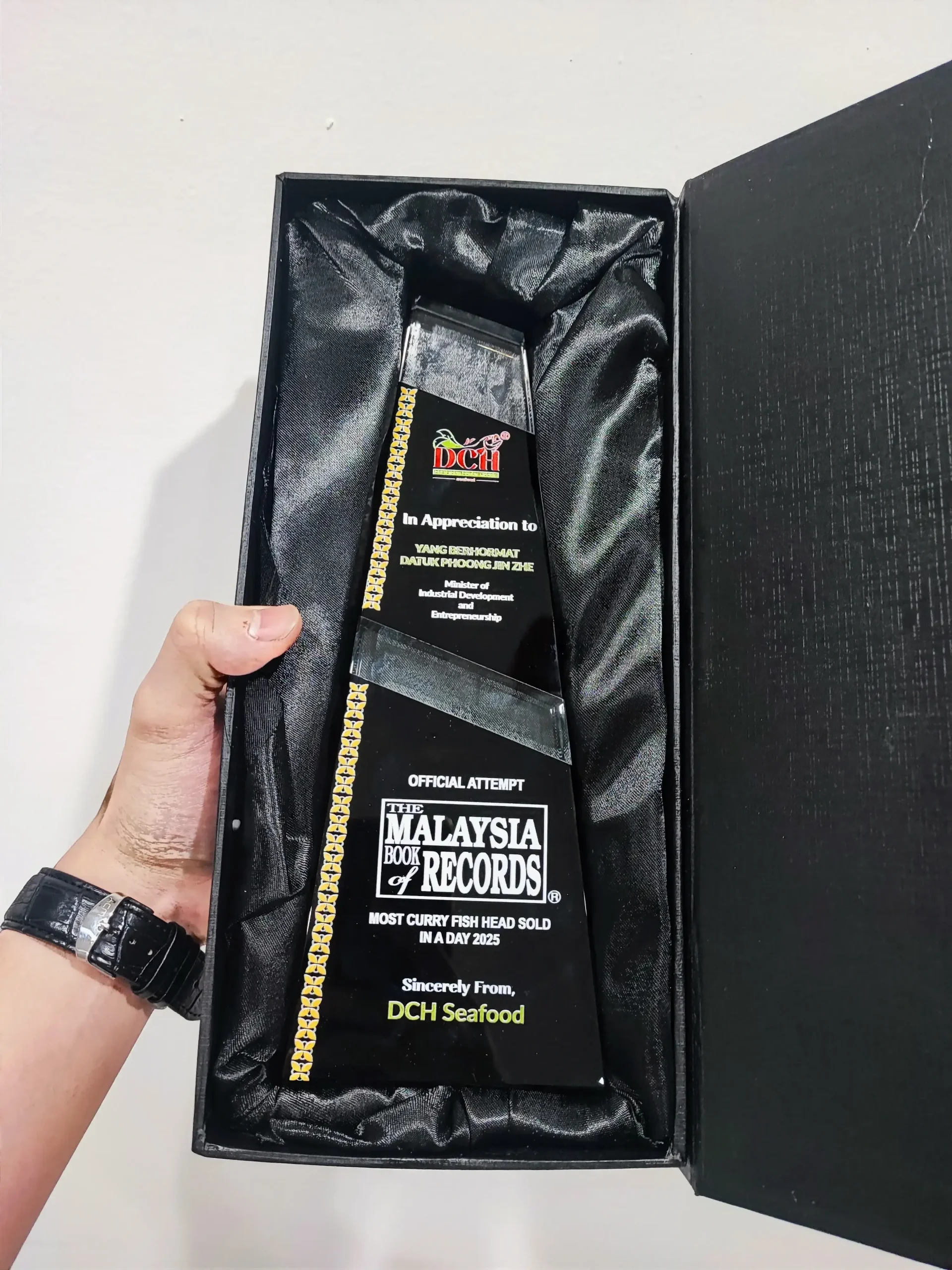 Custom Awards & Plaques - Malaysia Book of Records