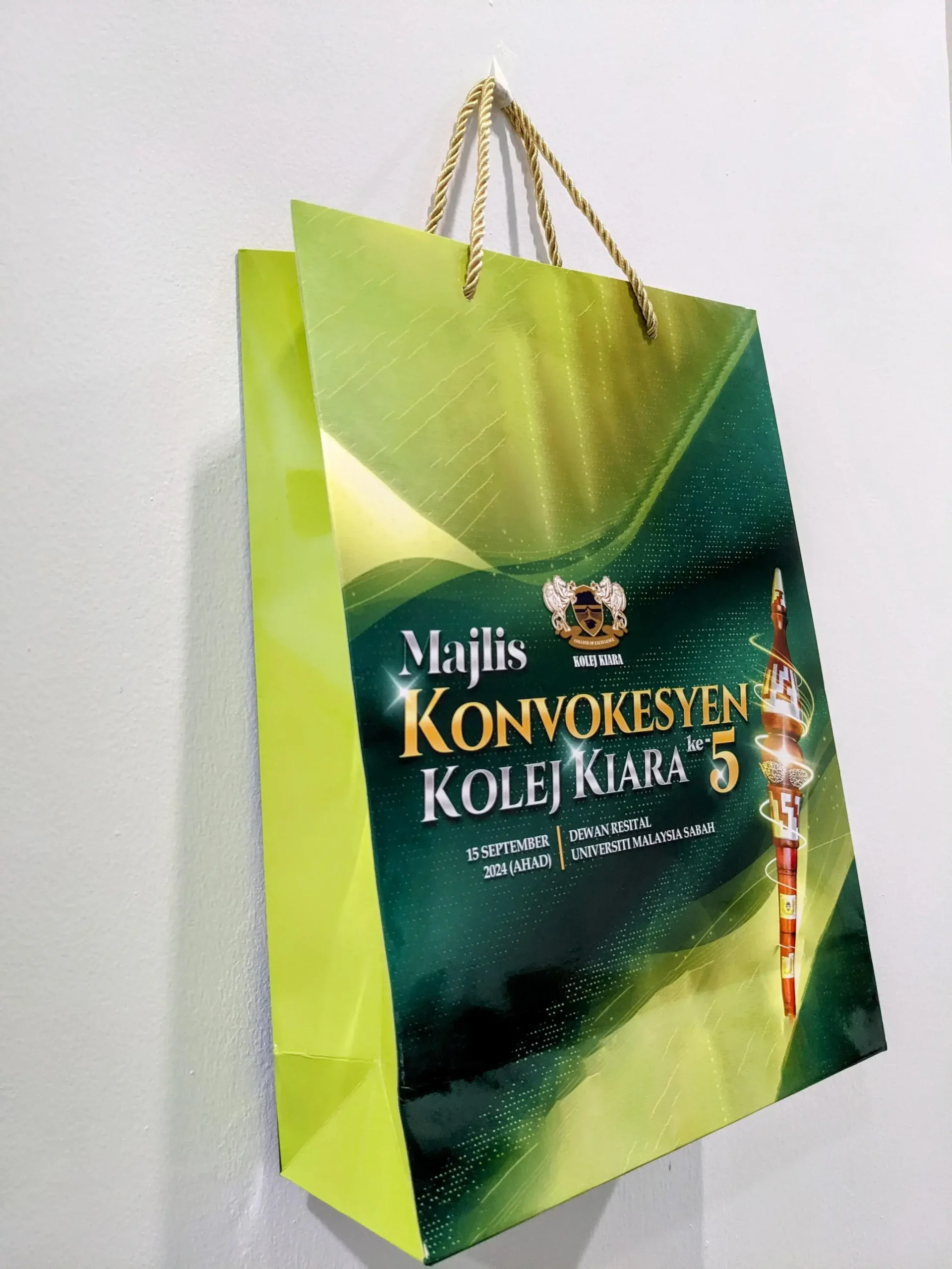 Custom Paper Bags - Kolej Kiara Convocation